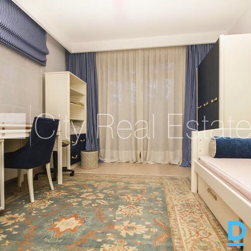 Pārdod māju Jūrmalā