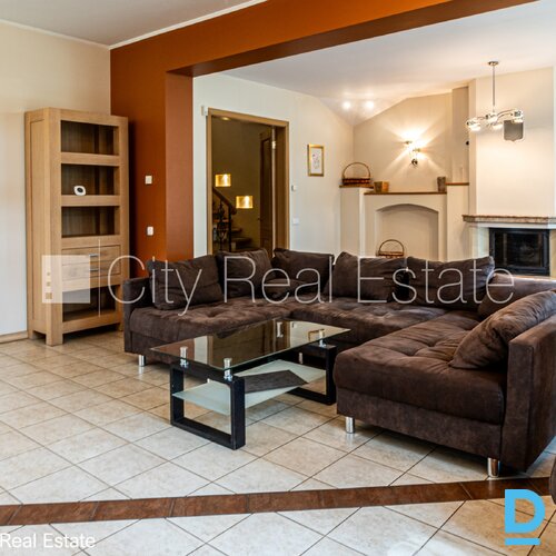 Pārdod māju Jūrmalā