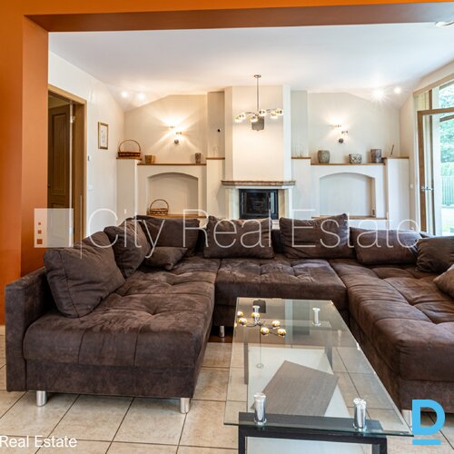 Pārdod māju Jūrmalā