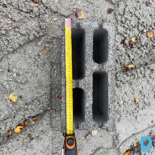 Pārdod granīta drupināto šķembu blokus