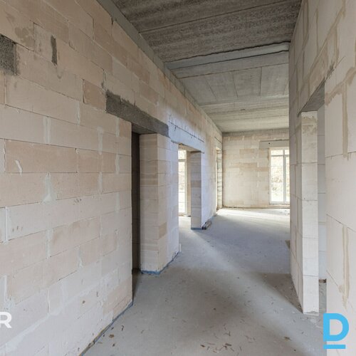 Pārdošanā kvalitatīvi celta divstāvu jaunbūve ekskluzīvā privātmāju ciematā tika