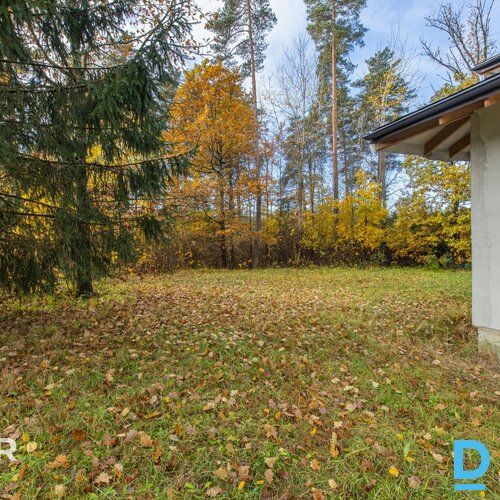 Pārdošanā kvalitatīvi celta divstāvu jaunbūve ekskluzīvā privātmāju ciematā tika