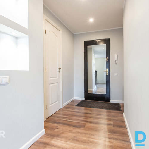 Pārdošanā gaišs un pilnībā atjaunots vienistabas dzīvoklis renovētā mājā Sarkand Pārdošanā gaišs un pilnībā atjaunots vienistabas dzīvoklis renovētā mājā Sarkand