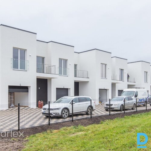 Pilna apdare - 4 istabu townhouse māja Mārupes vidū ar terasi un balkoniem, sava zaļā zona Pilna apdare - 4 istabu townhouse māja Mārupes vidū ar terasi un balkoniem, sava zaļā zona