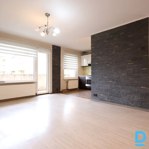 Pārdod dzīvokli Aisteres iela 7