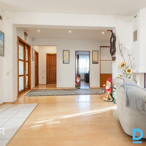 Ģimenēm ideāla atrašanās vieta – tikai 500 metri līdz Ādažu vidusskolai! Pārdoda