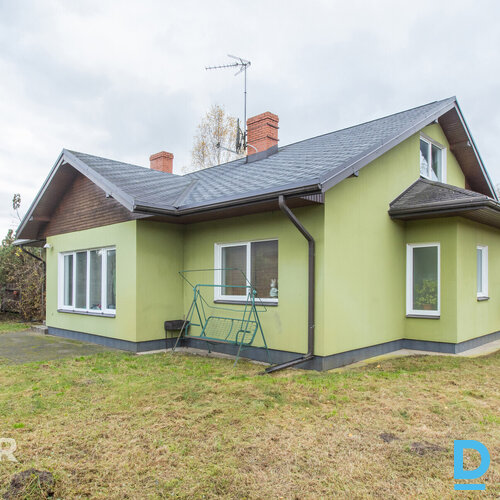 Ģimenēm ideāla atrašanās vieta – tikai 500 metri līdz Ādažu vidusskolai! Pārdoda