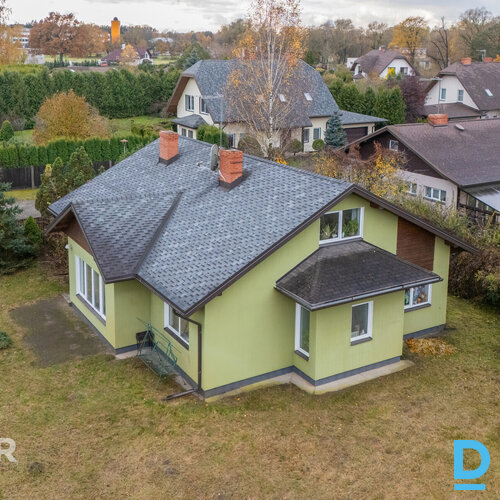 Ģimenēm ideāla atrašanās vieta – tikai 500 metri līdz Ādažu vidusskolai! Pārdoda