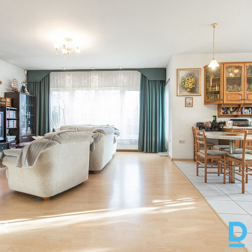 Ģimenēm ideāla atrašanās vieta – tikai 500 metri līdz Ādažu vidusskolai! Pārdoda