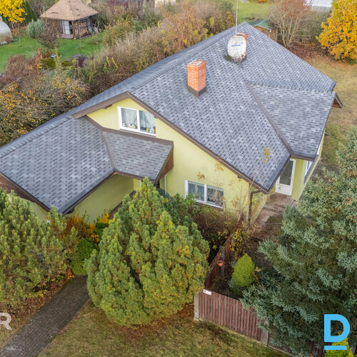 Ģimenēm ideāla atrašanās vieta – tikai 500 metri līdz Ādažu vidusskolai! Pārdoda