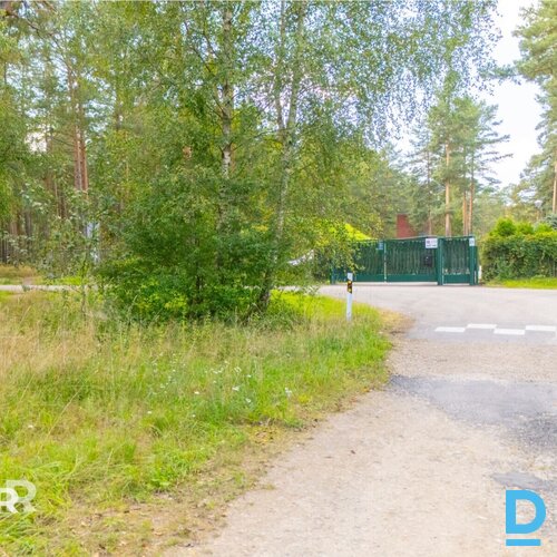 Pārdošanā 3100 m² zemes gabals privātai apbūvei netālu no jūras un Ādažiem.Dzīvo Pārdošanā 3100 m² zemes gabals privātai apbūvei netālu no jūras un Ādažiem.Dzīvo