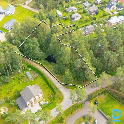 Pārdošanā 3100 m² zemes gabals privātai apbūvei netālu no jūras un Ādažiem.Dzīvo Pārdošanā 3100 m² zemes gabals privātai apbūvei netālu no jūras un Ādažiem.Dzīvo