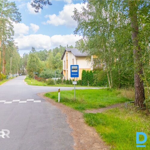 Pārdošanā 3100 m² zemes gabals privātai apbūvei netālu no jūras un Ādažiem.Dzīvo Pārdošanā 3100 m² zemes gabals privātai apbūvei netālu no jūras un Ādažiem.Dzīvo