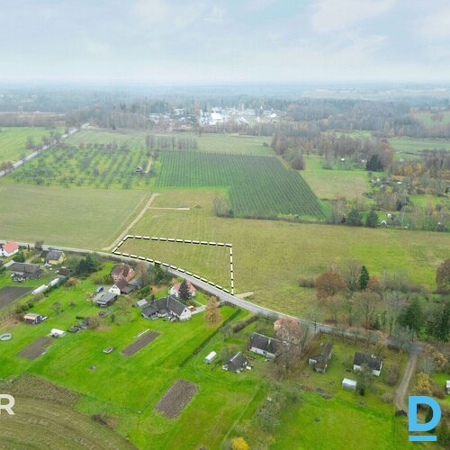 Pārdošanā 5430 m² zemes gabals privātai apbūvei Raganā.Zeme atrodas savrupmāju a