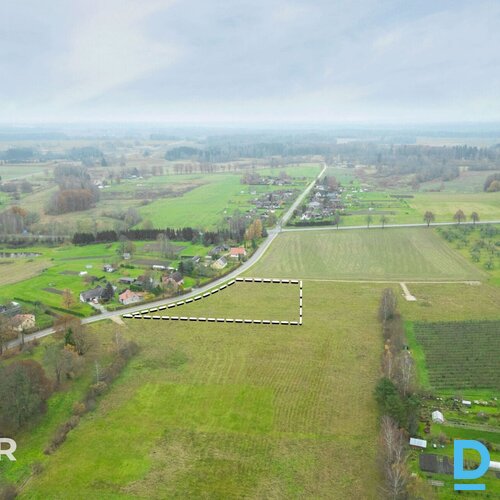 Pārdošanā 5430 m² zemes gabals privātai apbūvei Raganā.Zeme atrodas savrupmāju a