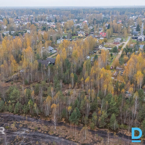 Īpašums 2217 m² platībā atrodasmierīgā, zaļā apkaimē ar ērtu piekļuviOlaines un 