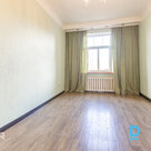 Продаётся уютная 2-комнатная квартира в добротном довоенном доме в районе Тейка.