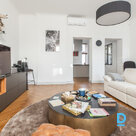 Продается элегантная, очень просторная 2-комнатная квартира в самом центре Риги.