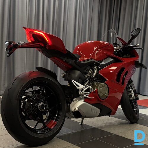 Pārdod Ducati Panigale V4 motociklu, 1100 cm³, 2022 Pārdod Ducati Panigale V4 motociklu, 1100 cm³, 2022