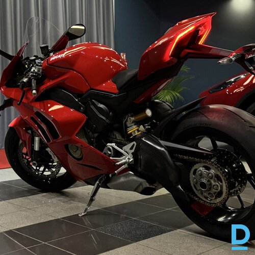 Pārdod Ducati Panigale V4 motociklu, 1100 cm³, 2022 Pārdod Ducati Panigale V4 motociklu, 1100 cm³, 2022