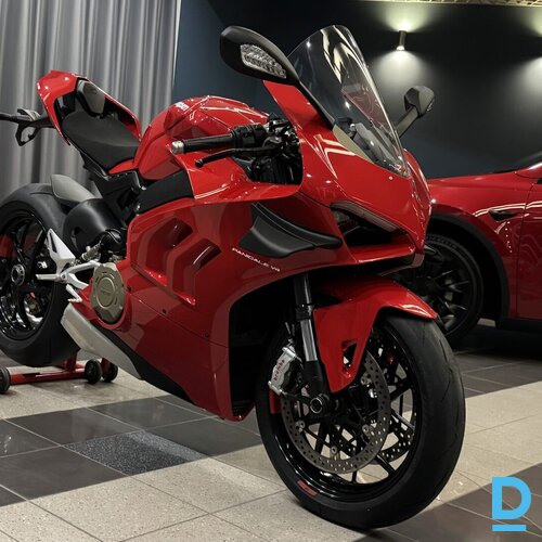 Pārdod Ducati Panigale V4 motociklu, 1100 cm³, 2022 Pārdod Ducati Panigale V4 motociklu, 1100 cm³, 2022