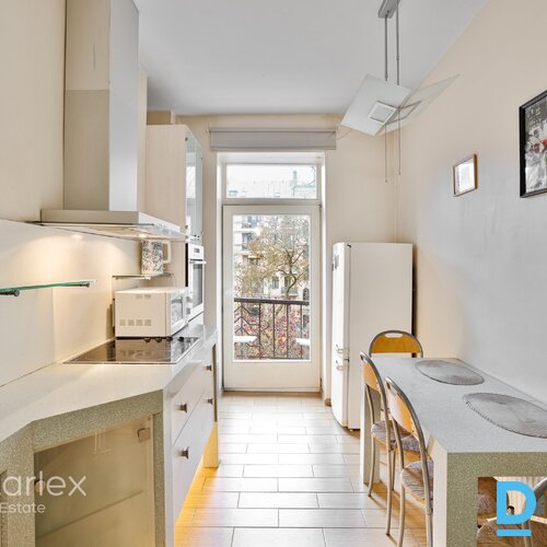 Ausekļa iela 3 – Klusā centra klasika ar skatu uz Daugavu!