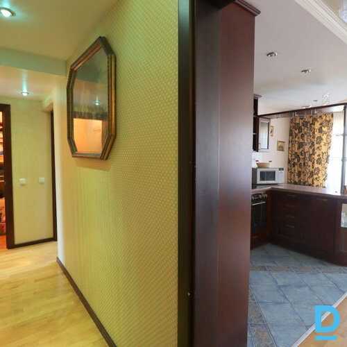 Pārdod dzīvokli Rīgas iela 18