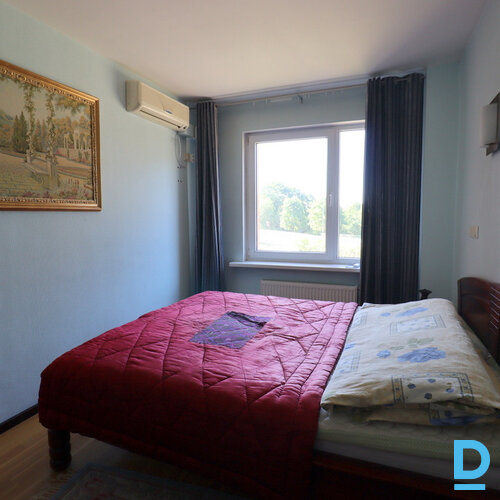 Pārdod dzīvokli Rīgas iela 18