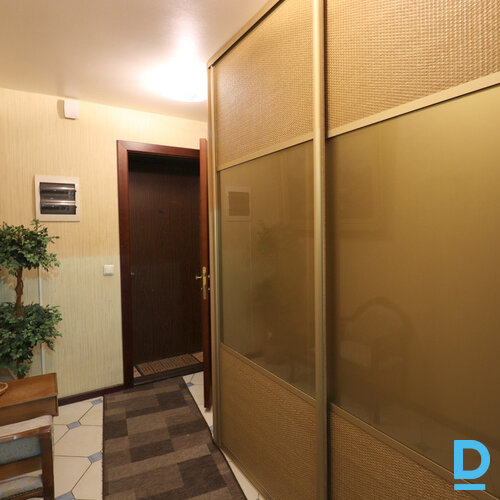 Pārdod dzīvokli Rīgas iela 18