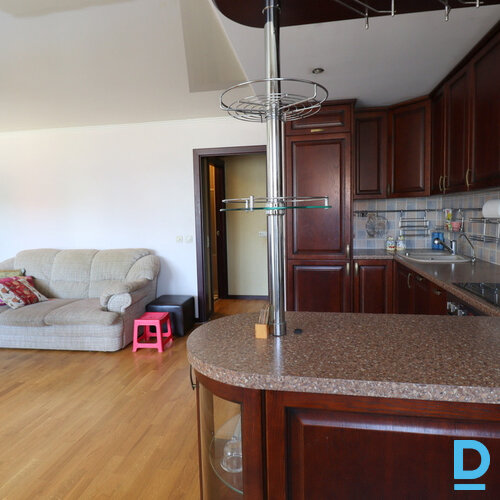 Pārdod dzīvokli Rīgas iela 18