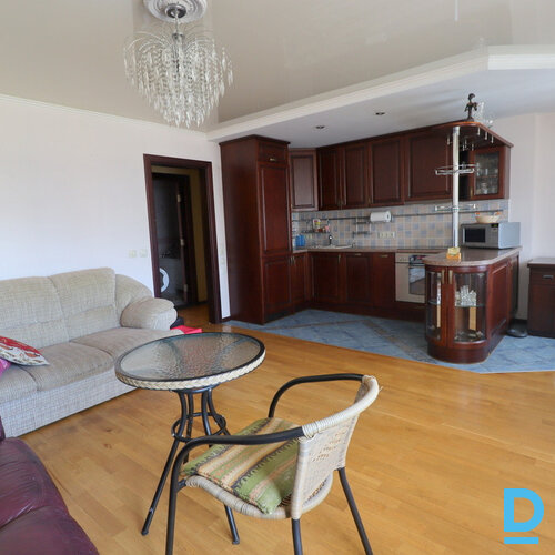 Pārdod dzīvokli Rīgas iela 18