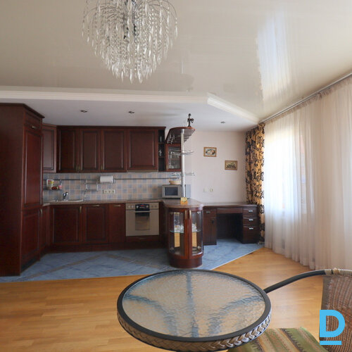 Pārdod dzīvokli Rīgas iela 18