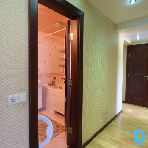 Pārdod dzīvokli Rīgas iela 18