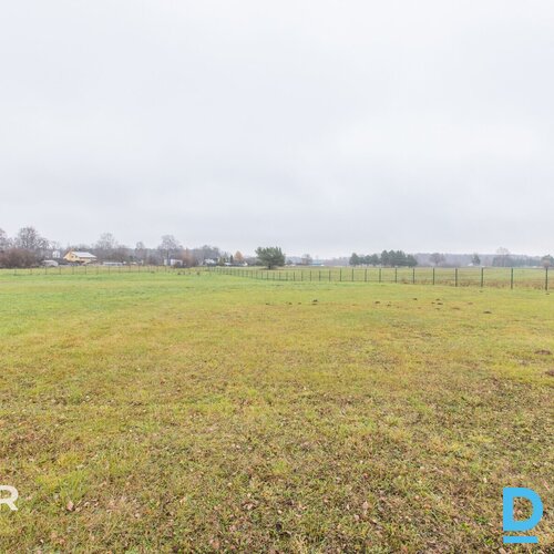 Pārdošanā 2827 m² zemes gabals privātai apbūvei netālu no Ādažu centra.Zeme atro