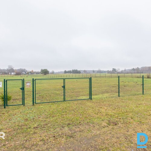 Pārdošanā 2827 m² zemes gabals privātai apbūvei netālu no Ādažu centra.Zeme atro