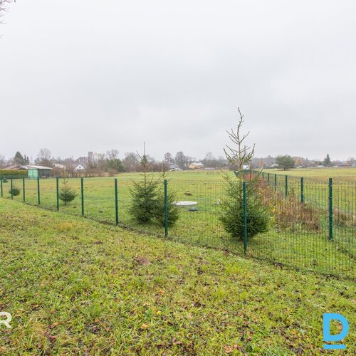 Pārdošanā 2827 m² zemes gabals privātai apbūvei netālu no Ādažu centra.Zeme atro