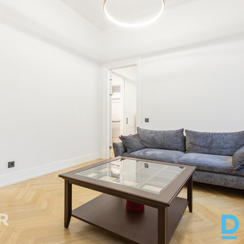 Pārdošanā elegants 2 istabu dzīvoklis greznā jūgendstila ēkā Rīgas centrā.Dzīvok Pārdošanā elegants 2 istabu dzīvoklis greznā jūgendstila ēkā Rīgas centrā.Dzīvok