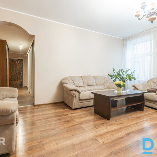 Pārdošanā mājīgs un plašs 3 istabu dzīvoklis pirmskara laika ēkā Ģertrūdes ielā Pārdošanā mājīgs un plašs 3 istabu dzīvoklis pirmskara laika ēkā Ģertrūdes ielā