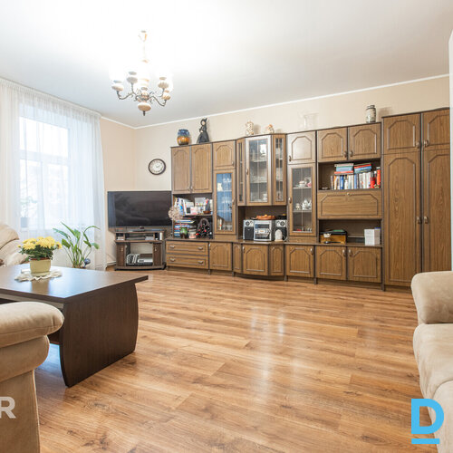 Pārdošanā mājīgs un plašs 3 istabu dzīvoklis pirmskara laika ēkā Ģertrūdes ielā Pārdošanā mājīgs un plašs 3 istabu dzīvoklis pirmskara laika ēkā Ģertrūdes ielā