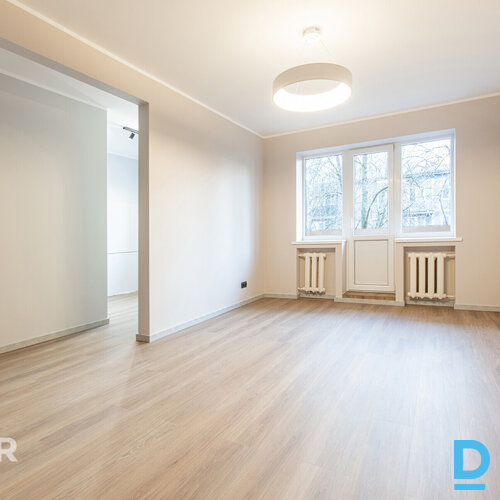 Dzīvoklis tikko pēc kapitalā remonta  Dzīvoklis atrodas Hruščova laika ēkas 4. s