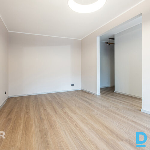 Dzīvoklis tikko pēc kapitalā remonta  Dzīvoklis atrodas Hruščova laika ēkas 4. s