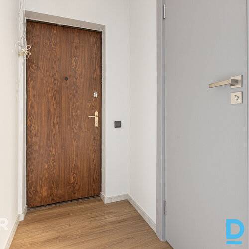 Dzīvoklis tikko pēc kapitalā remonta  Dzīvoklis atrodas Hruščova laika ēkas 4. s