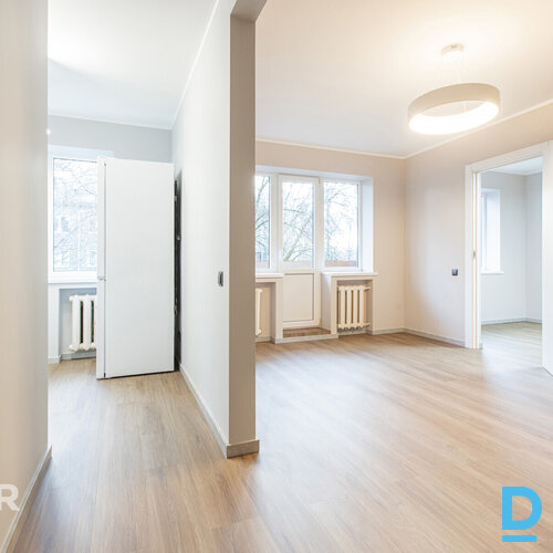 Dzīvoklis tikko pēc kapitalā remonta  Dzīvoklis atrodas Hruščova laika ēkas 4. s