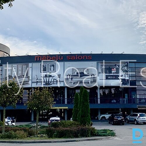 Izīrē komerctelpas Rīgā