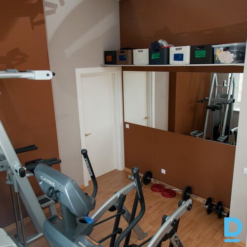 Pārdodu Cybex VR3 trenažieri Pārdodu Cybex VR3 trenažieri