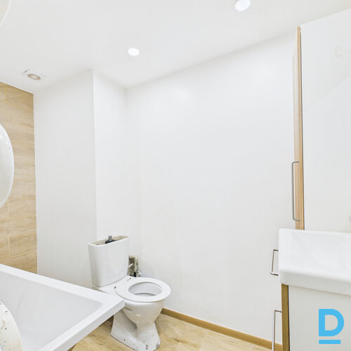 Pārdošanā saulains, ekonomisks 2 istabu dzīvoklis renovētā mājā klusā vietā.Dzīv Pārdošanā saulains, ekonomisks 2 istabu dzīvoklis renovētā mājā klusā vietā.Dzīv