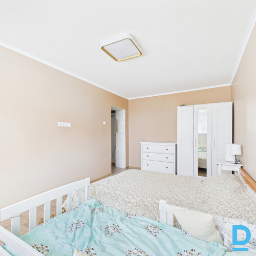 Pārdošanā saulains, ekonomisks 2 istabu dzīvoklis renovētā mājā klusā vietā.Dzīv Pārdošanā saulains, ekonomisks 2 istabu dzīvoklis renovētā mājā klusā vietā.Dzīv