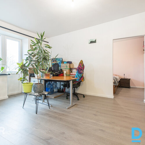 Pārdošanā pārdomāts, gaišs 2 istabu dzīvoklis Juglas apkaimē.Dzīvokļa plānojuma 