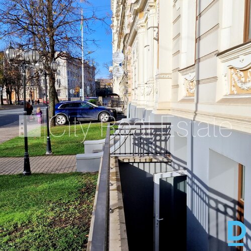 Pārdod komerctelpas Rīgā