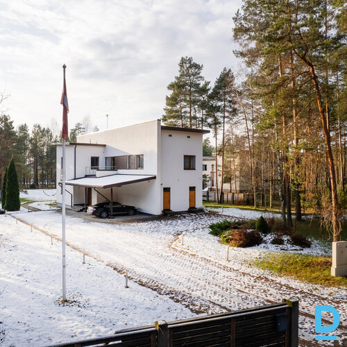 Pārdod māju Priežu iela 40